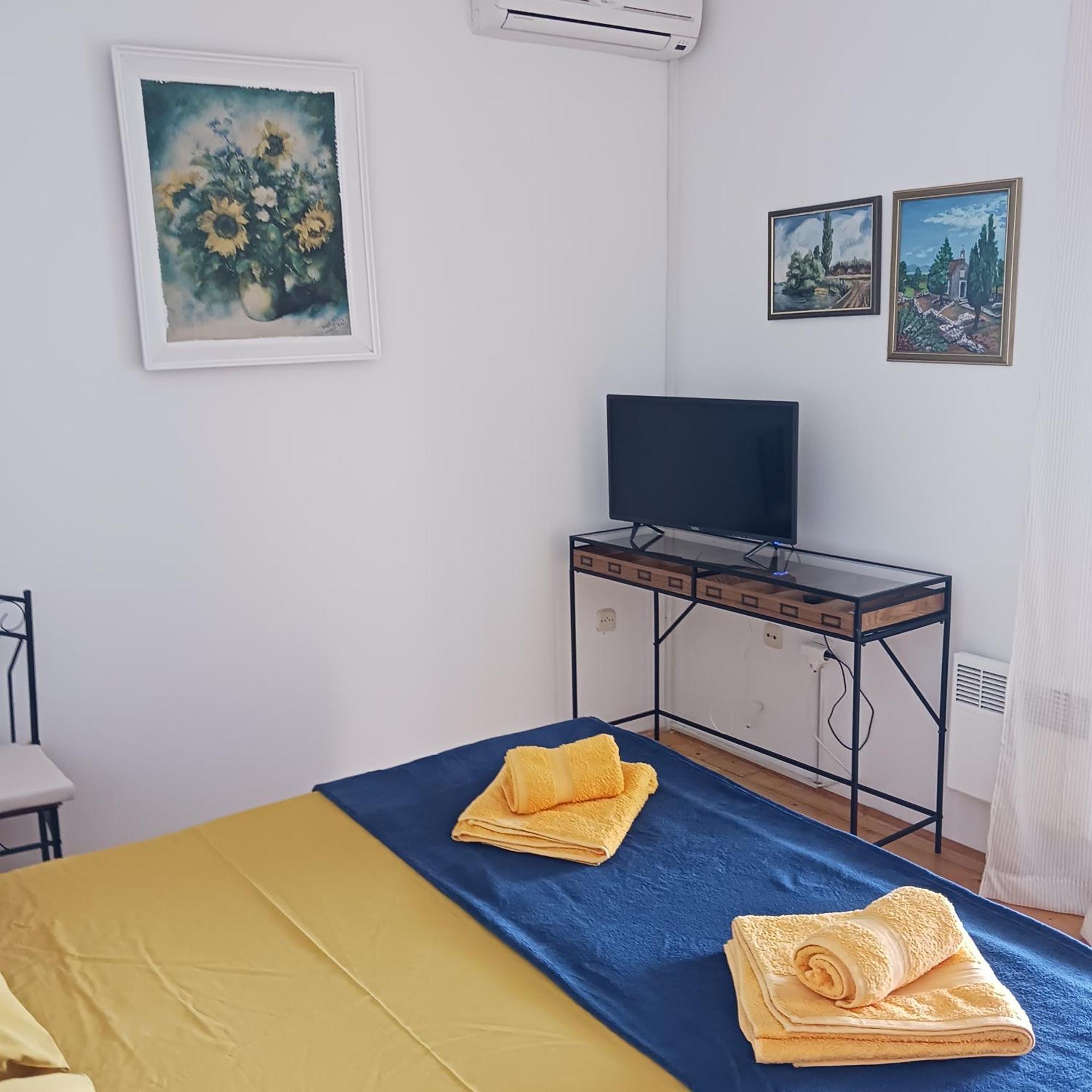 Apartments Elena & Damir Vis Zewnętrze zdjęcie